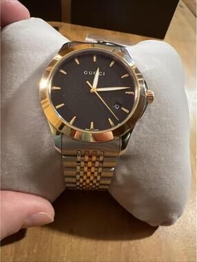 Gucci G-Timeless YA126410 38mm Silver & Rose Gold Stainless Steel Men’s...